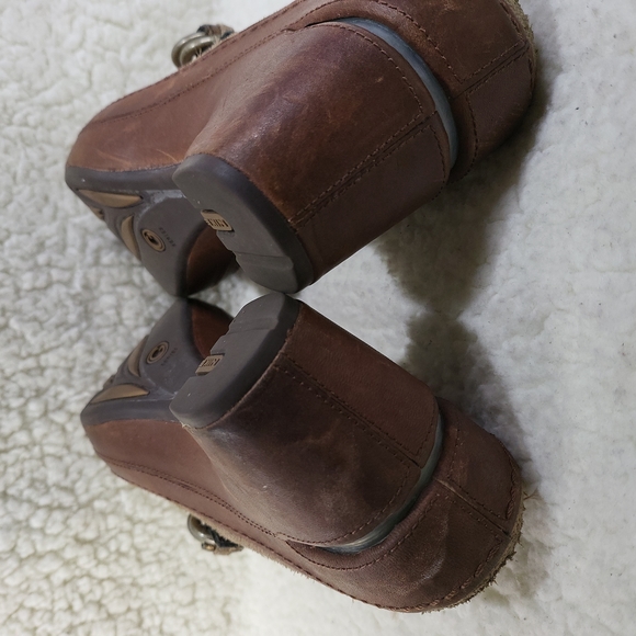 Cole Haan G Series Slip On Suede Leather Heeled Clogs Tan Gold Brown 10B - Picture 4 of 4